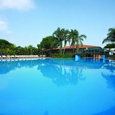 Vakantiepark Villaggio Oasis 4*
